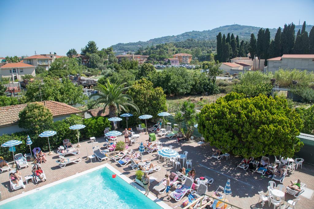 דיאנו מרינה Hotel Delle Mimose מראה חיצוני תמונה